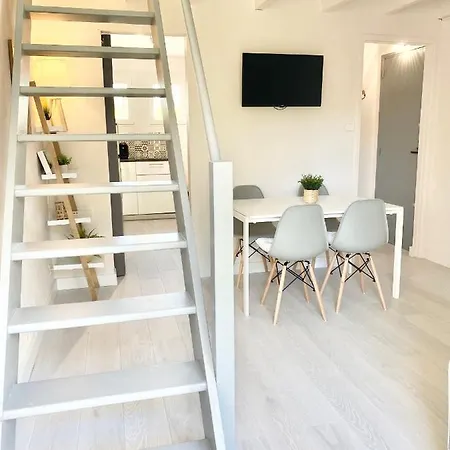 A 150 M De La Apartment *