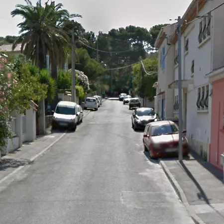 A 150 M De La *